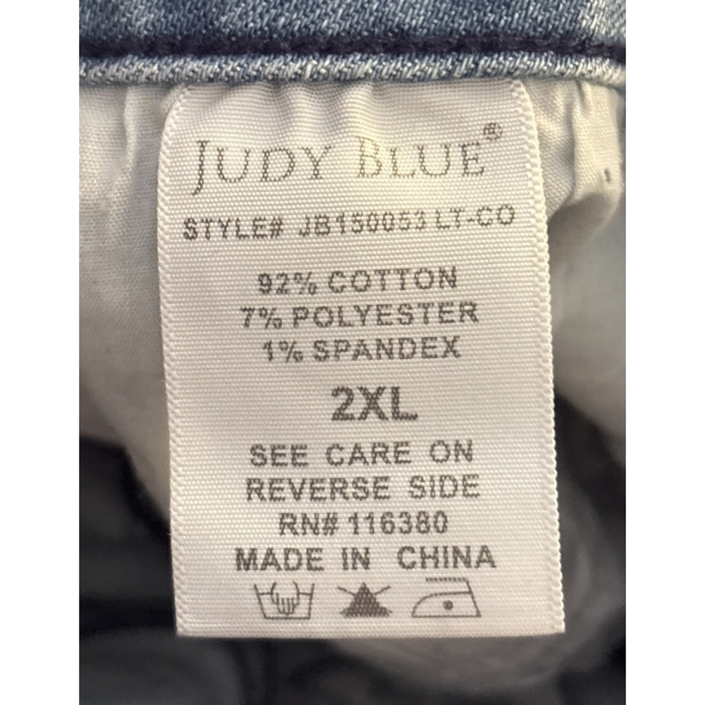 Judy Blue Women’s Denim Shorts 2XL Light Wash Raw Hem - Picture 6 of 6